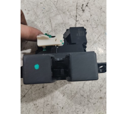 Замок крышки багажника