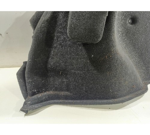 Обшивка багажника правая