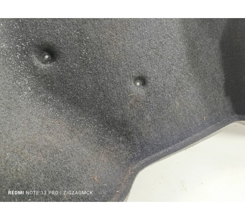 Обшивка багажника правая