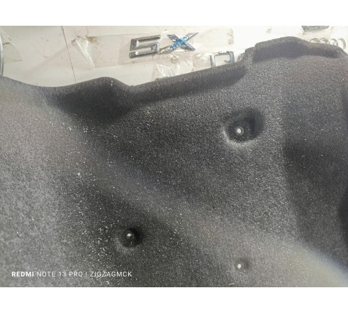 Обшивка багажника правая