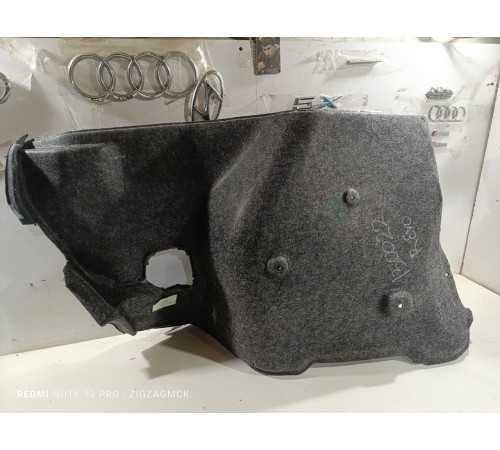 Обшивка багажника правая