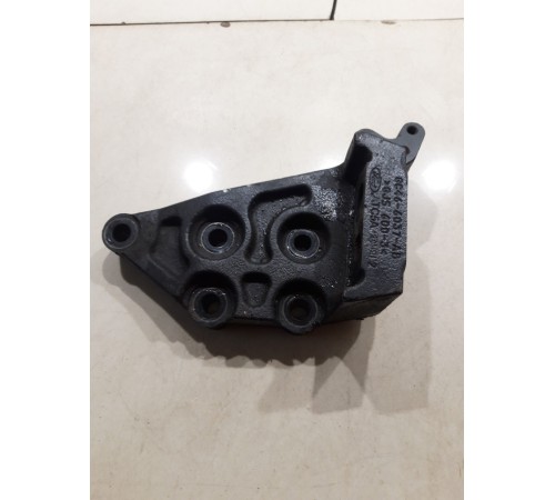 Опора коробки передач АКПП правая