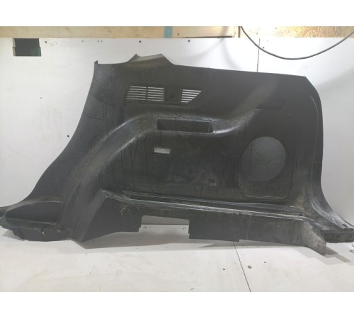 Обшивка багажника правая