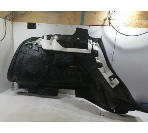 Обшивка багажника правая