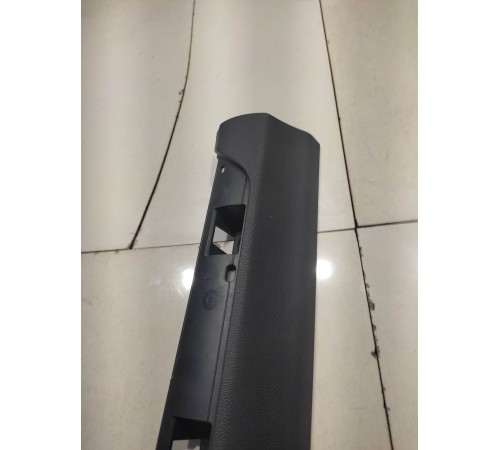 Накладка порога (передняя правая)