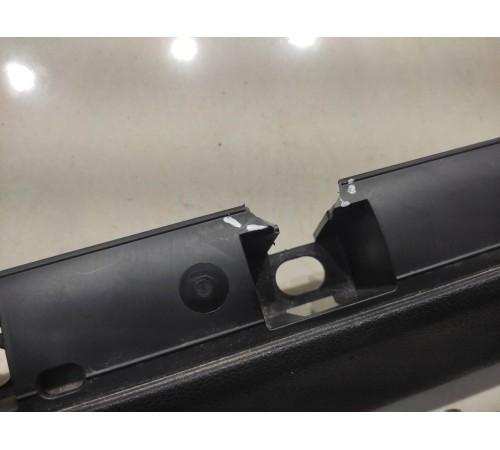 Накладка порога (передняя правая)