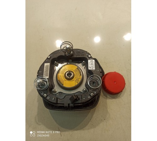 Подушка безопасности водителя