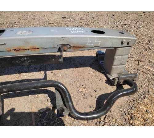 Усилитель переднего бампера