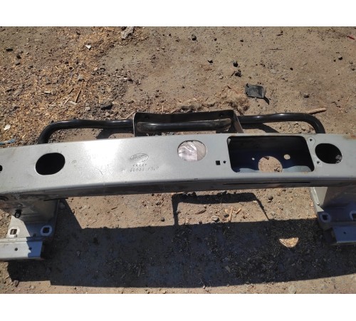 Усилитель переднего бампера