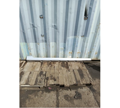 Накладка порога правая