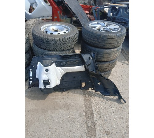 Обшивка багажника задняя правая