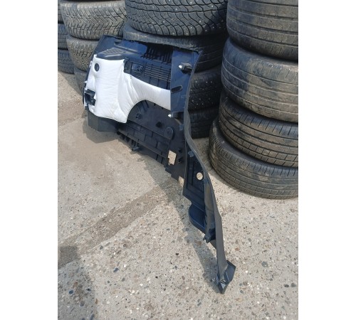 Обшивка багажника задняя правая