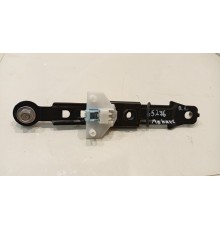 Регулятор высоты ремня безопасности (передний, левый)