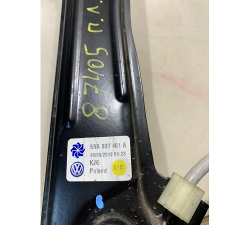 Стеклоподъемник (передний левый)