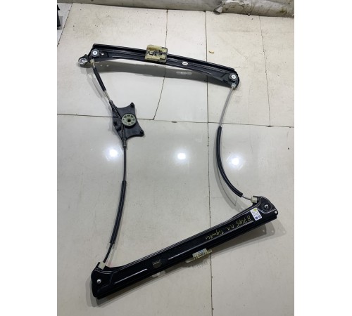 Стеклоподъемник (передний левый)