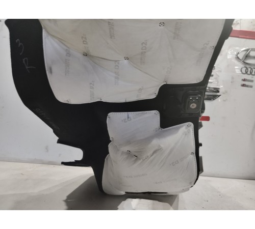 Обшивка багажника правая