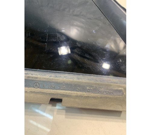 Уголок стекла (задний, левый)