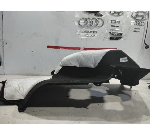 Обшивка багажника правая