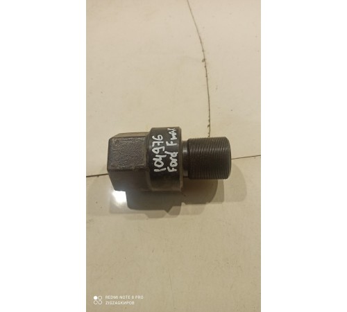 Кронштейн посадочного места буксировочного крюка