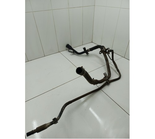 Горловина топливного бака