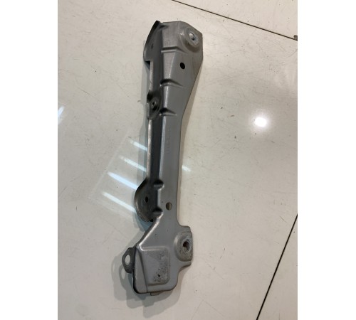 Кронштейн крыла (передний, правый)