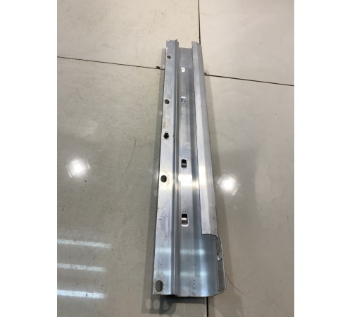 Накладка порога (передняя, левая)