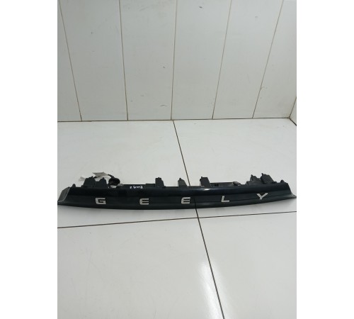 Накладка крышки багажника