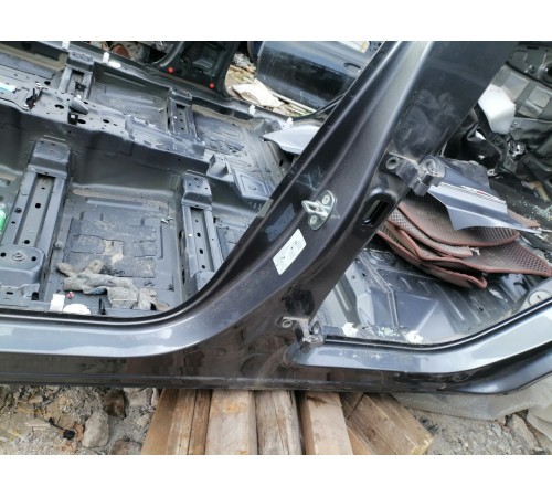 Порог со стойкой левый