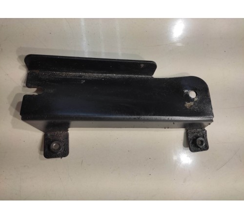 крепеж переднего подрамника(правый)