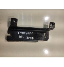 крепеж переднего подрамника(правый)