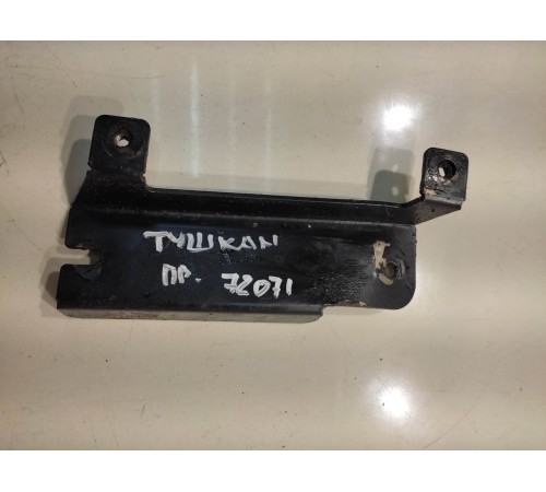 крепеж переднего подрамника(правый)