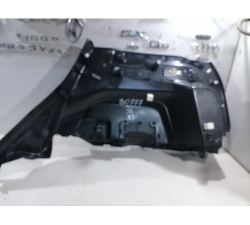 Обшивка багажника (левая)