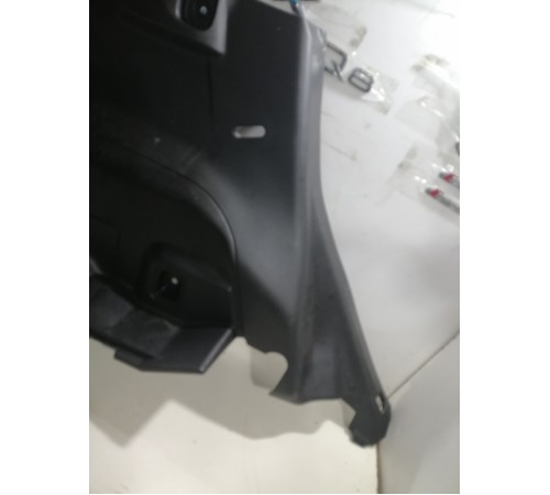 Обшивка багажника (левая)