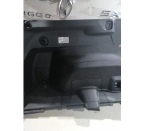 Обшивка багажника (левая)