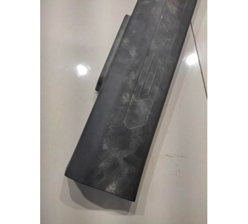 Накладка порога (передняя, правая)