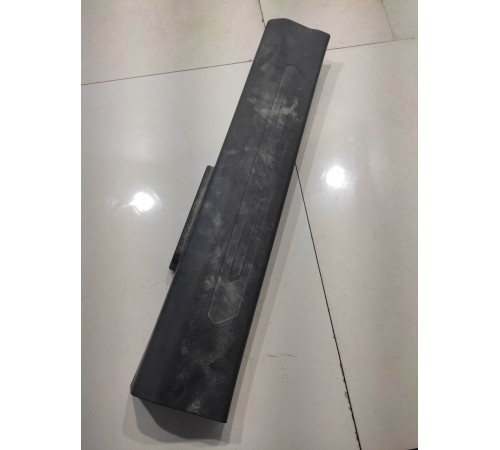 Накладка порога (передняя, правая)