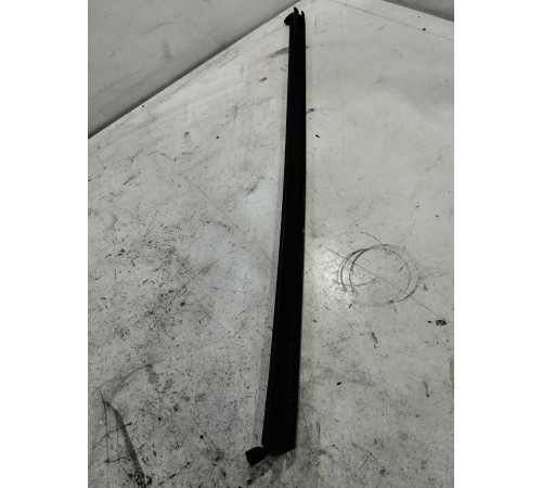 Уплотнитель стекла задний правый внутренний