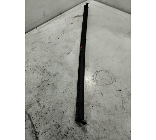 Уплотнитель стекла задний правый внутренний