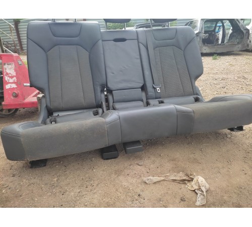 Задний ряд сидений