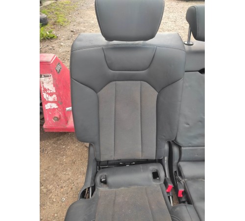 Задний ряд сидений