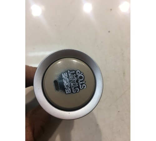 Кнопка запуска двигателя