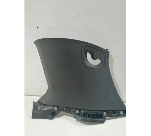 Обшивка багажника правая верхняя