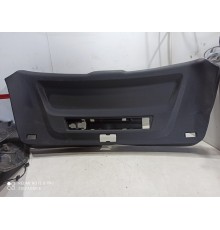 Обшивка крышки багажника