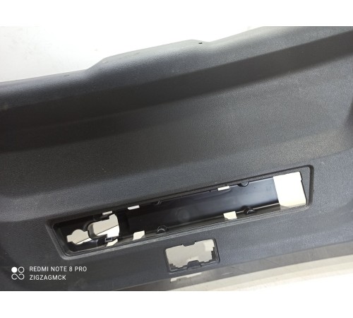 Обшивка крышки багажника