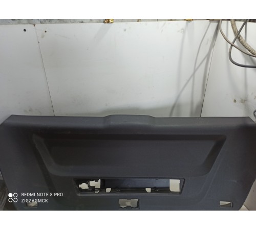 Обшивка крышки багажника