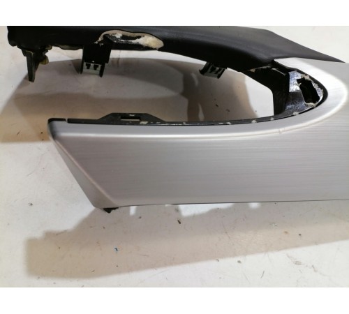 Накладка центральной консоли левая декоративная