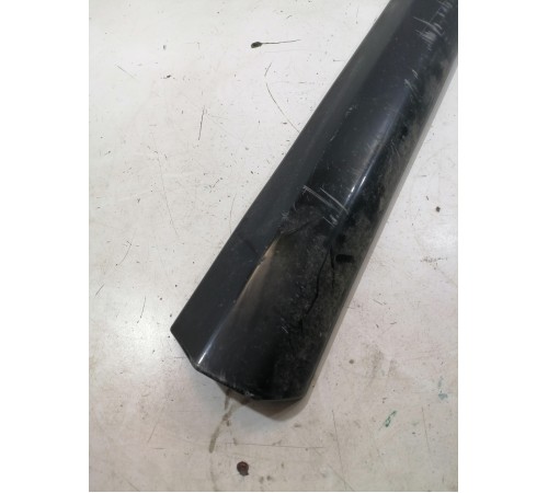 Накладка двери передняя левая нижняя