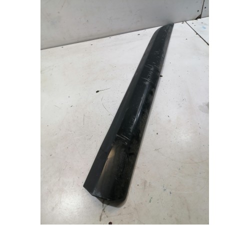 Накладка двери передняя левая нижняя