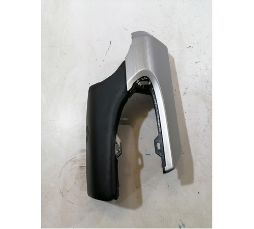 Накладка центральной консоли левая декоративная