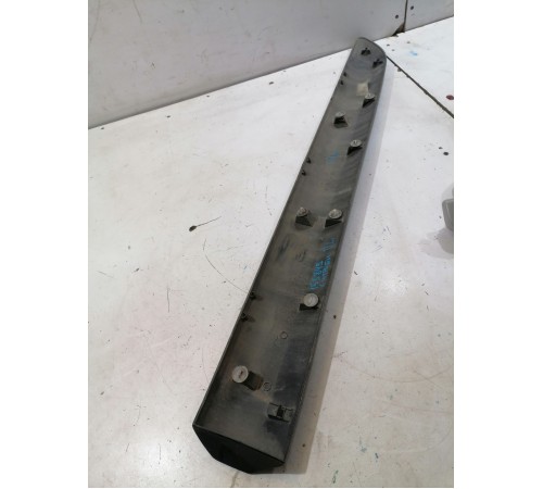 Накладка двери передняя левая нижняя